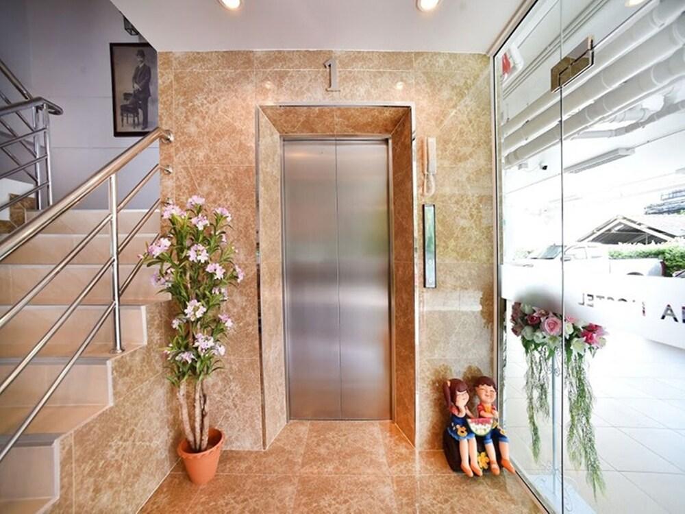 Parvena Hotel Бангкок Экстерьер фото